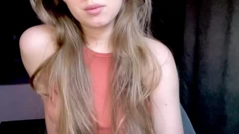 Snapshot of sofinovvak chatting on 06.30.26 Sofi online show from 06.30.26