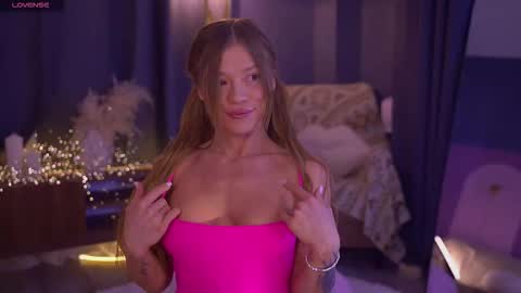 Snapshot of sofitailsss chatting on 02.27.26 Sofia online show from 02.27.26