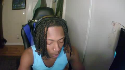 Snapshot of sofkinhorny777 chatting on 01.12.25 MightyDee online show from 01.12.25