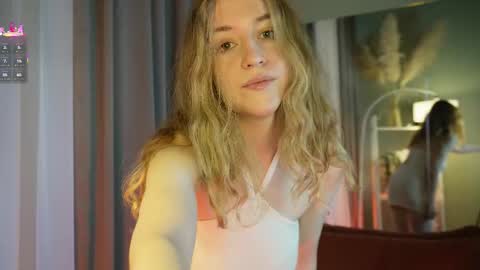 softdreamer_ online show from 11.05.25