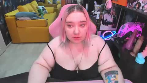Snapshot of softie_sofy chatting on 06.30.26 Sofie online show from 06.30.26