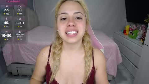 Snapshot of softkiss_x chatting on 05.27.26 Fran online show from 05.27.26