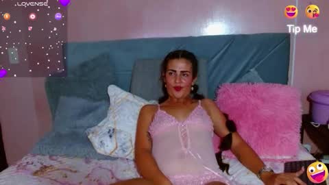 sofy cutte  transmission Colombian time 1400 pm - 2145 pm online show from 11.24.25