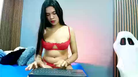 Snapshot of sofy_west chatting on 09.20.25 sofy west online show from 09.20.25