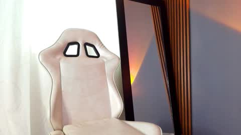 Snapshot of sofy_west chatting on 11.23.25 sofy west online show from 11.23.25