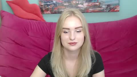 Snapshot of sofysoft chatting on 09.23.25 sofysoft online show from 09.23.25