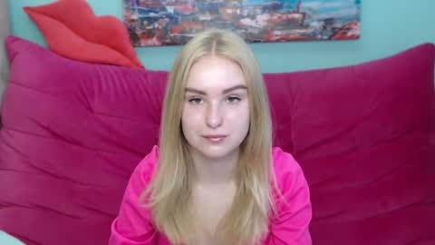 Snapshot of sofysoft chatting on 09.25.25 sofysoft online show from 09.25.25