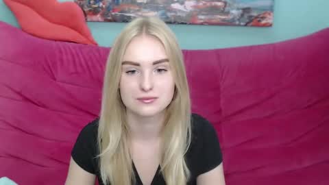 Snapshot of sofysoft chatting on 09.28.25 sofysoft online show from 09.28.25