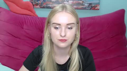 Snapshot of sofysoft chatting on 10.05.25 sofysoft online show from 10.05.25