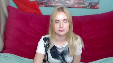 Snapshot of sofysoft chatting on 10.17.25 sofysoft online show from 10.17.25