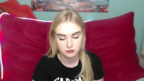 Snapshot of sofysoft chatting on 11.01.25 sofysoft online show from 11.01.25