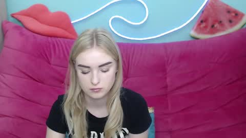 Snapshot of sofysoft chatting on 11.10.25 sofysoft online show from 11.10.25