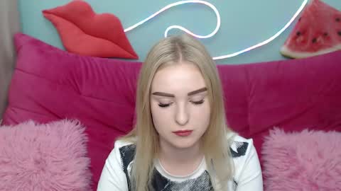 Snapshot of sofysoft chatting on 11.18.25 sofysoft online show from 11.18.25