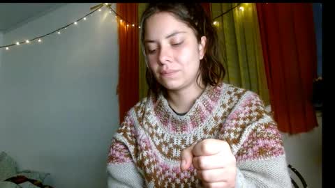 Snapshot of soka_lovers_04_ chatting on 01.10.25 Sofia online show from 01.10.25