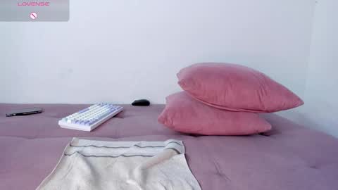 Snapshot of sol_angel1 chatting on 09.18.25 Sol online show from 09.18.25