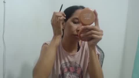 Snapshot of sol_lucia chatting on 11.28.25 Sol lucia online show from 11.28.25