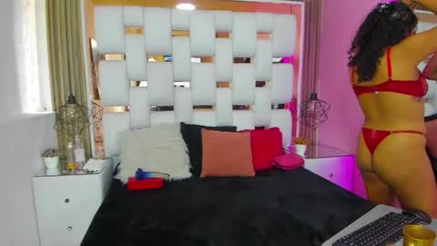 Snapshot of solevanss chatting on 03.01.25 Sol Evans online show from 03.01.25