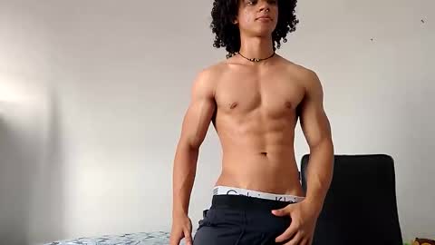 Hi Im Weller Check my Bio  online show from 04.06.26