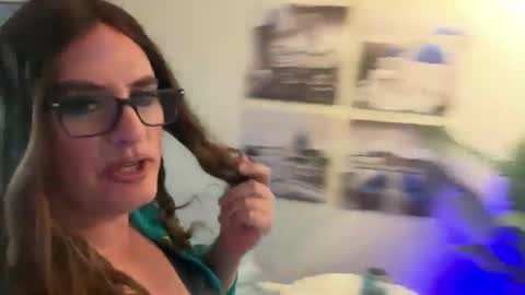 Snapshot of someonespeicial chatting on 09.14.25 someonespeicial online show from 09.14.25