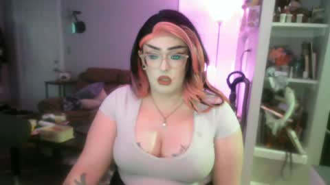somespookygirl1 online show from 07.09.26