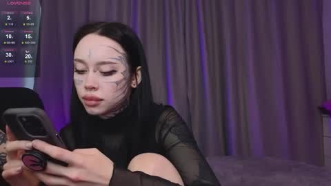 Snapshot of somniya chatting on 11.26.25 somniya online show from 11.26.25