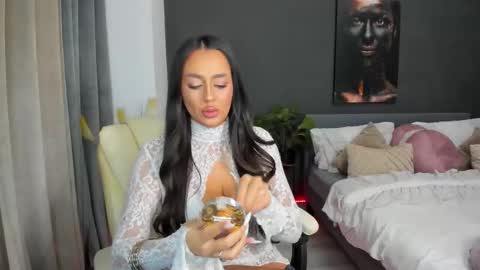 Sonia  Rey online show from 09.25.25