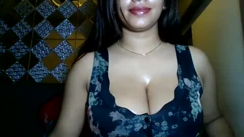 Snapshot of soniashifali4u chatting on 12.18.25 soniyashifali4u online show from 12.18.25