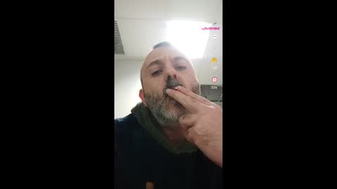 Snapshot of sonoboris chatting on 12.21.25 sonoboris online show from 12.21.25