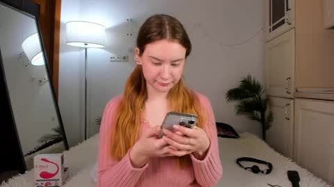 Snapshot of sonya_baby chatting on 02.04.25 SONIA online show from 02.04.25