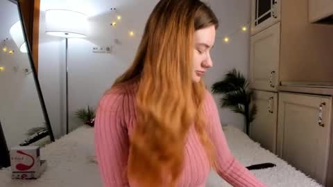 Snapshot of sonya_baby chatting on 02.12.25 SONIA online show from 02.12.25