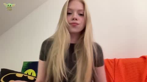 Snapshot of sonyaplush chatting on 12.11.24 Sonya Instagram Twitter sonyaplushgirl OnlyFans sonyaplush online show from 12.11.24