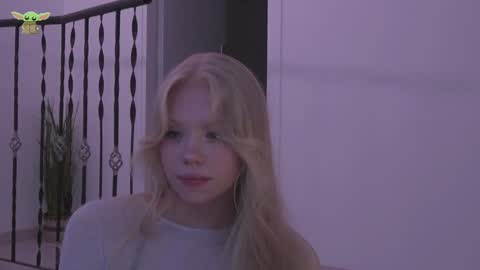 Snapshot of sonyaplush chatting on 12.22.24 Sonya Instagram Twitter sonyaplushgirl OnlyFans sonyaplush online show from 12.22.24