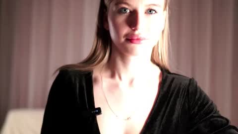 Mona Wice online show from 12.16.25