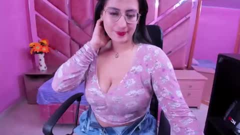 Snapshot of sophi_hardd chatting on 04.04.26 sophi_hardd online show from 04.04.26