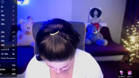 sophia__olsen online show from 01.12.25