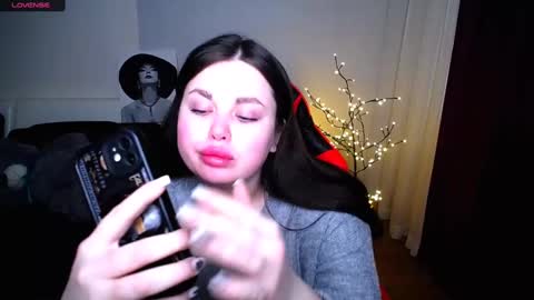sophia__olsen online show from 03.04.25