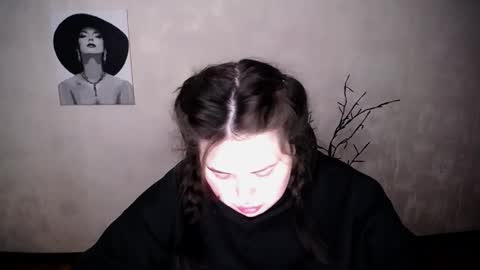 sophia__olsen online show from 10.02.25