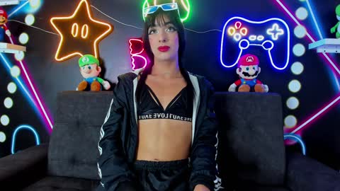 Sophi  online show from 02.04.25