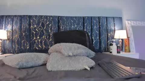 Sofia  online show from 01.17.26