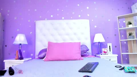 Snapshot of sophia_models chatting on 10.08.25 Sophia online show from 10.08.25