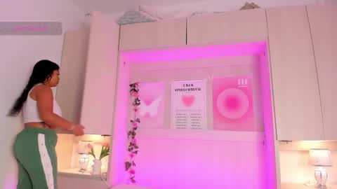  S O P H I A  online show from 02.07.25