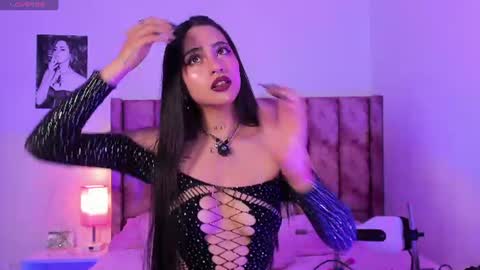 sophiaa_l online show from 07.06.26