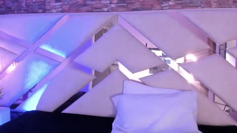 Sophia Paris online show from 12.19.25