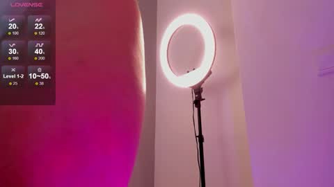 Snapshot of sophiaa_sensual chatting on 10.10.25 Sophia online show from 10.10.25