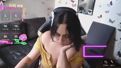 Snapshot of sophiaa_vega_ chatting on 10.14.25 sophiaa_vega_ online show from 10.14.25