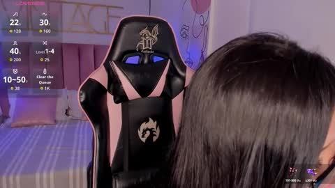 Snapshot of sophiaahill chatting on 09.11.25 Sophie Hill online show from 09.11.25