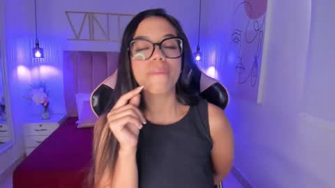 Snapshot of sophiaahill chatting on 10.24.25 Sophie Hill online show from 10.24.25