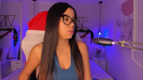 Snapshot of sophiaahill chatting on 12.02.25 Sophie Hill online show from 12.02.25