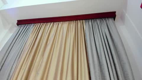 sophiacolliins online show from 10.14.25