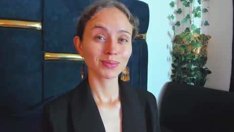 sophiamiller6 online show from 03.30.26